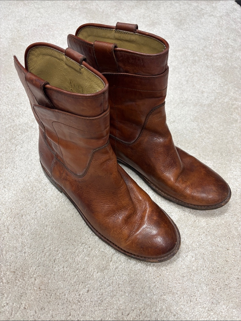 Frye Women’s Brown Leather Pull-On Boots